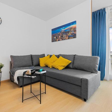 Sonniges City-Apartment Mit Suedbalkon Und Parklatz Neusass 外观 照片